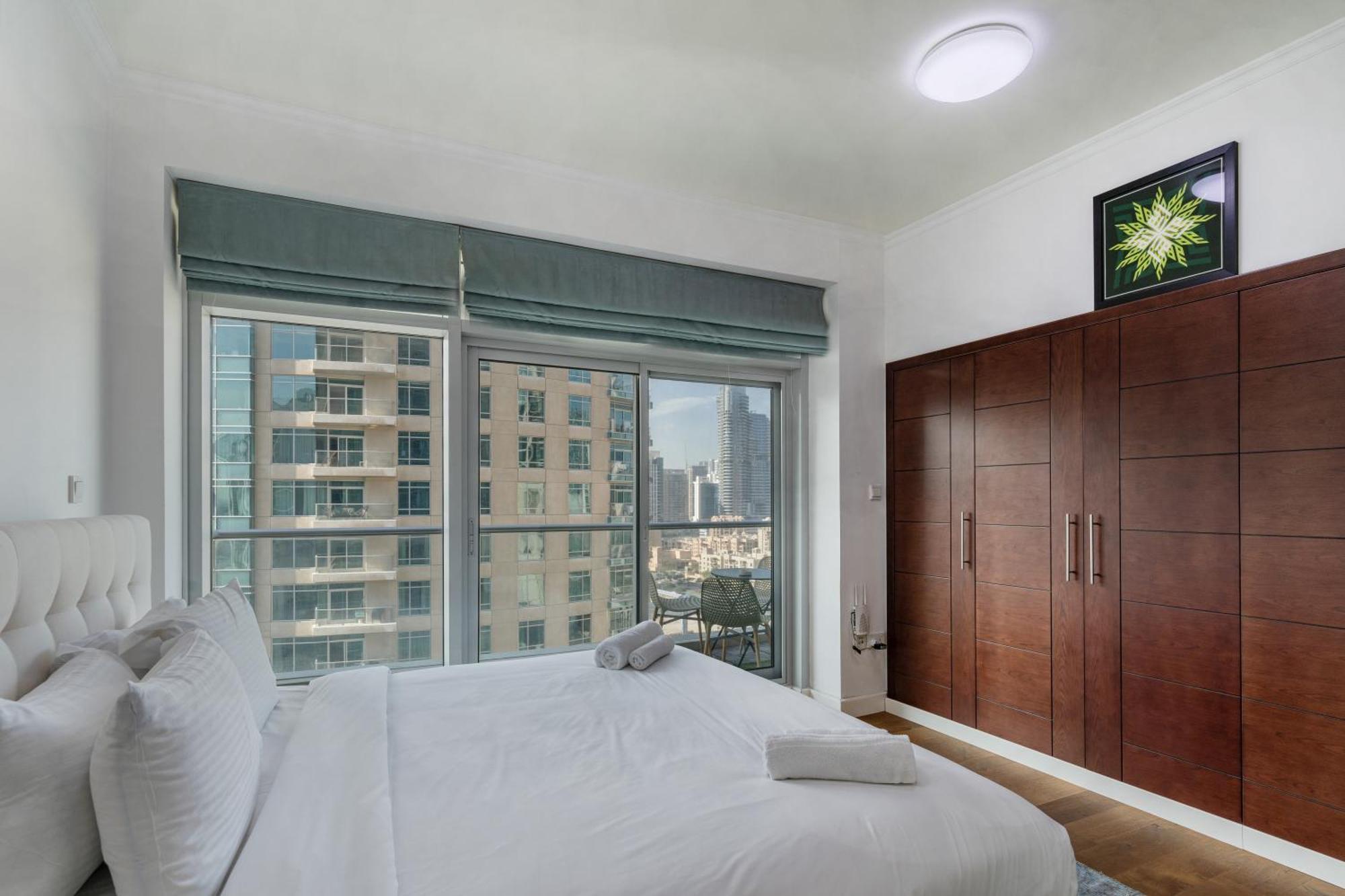 Chic 2Br Apartment, Prime Location Near Dubai Mall - Allsopp&Allsopp Zewnętrze zdjęcie