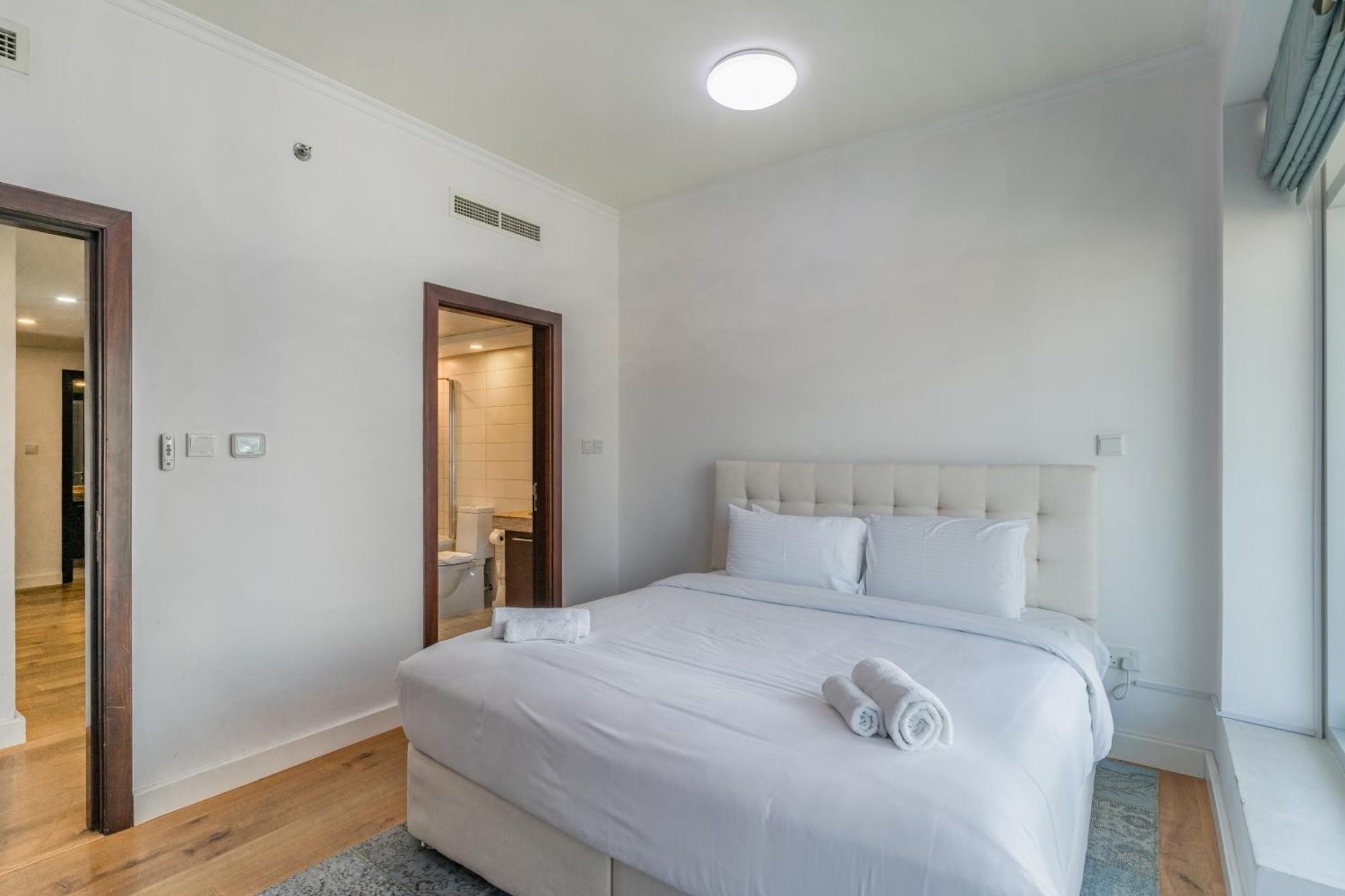 Chic 2Br Apartment, Prime Location Near Dubai Mall - Allsopp&Allsopp Zewnętrze zdjęcie