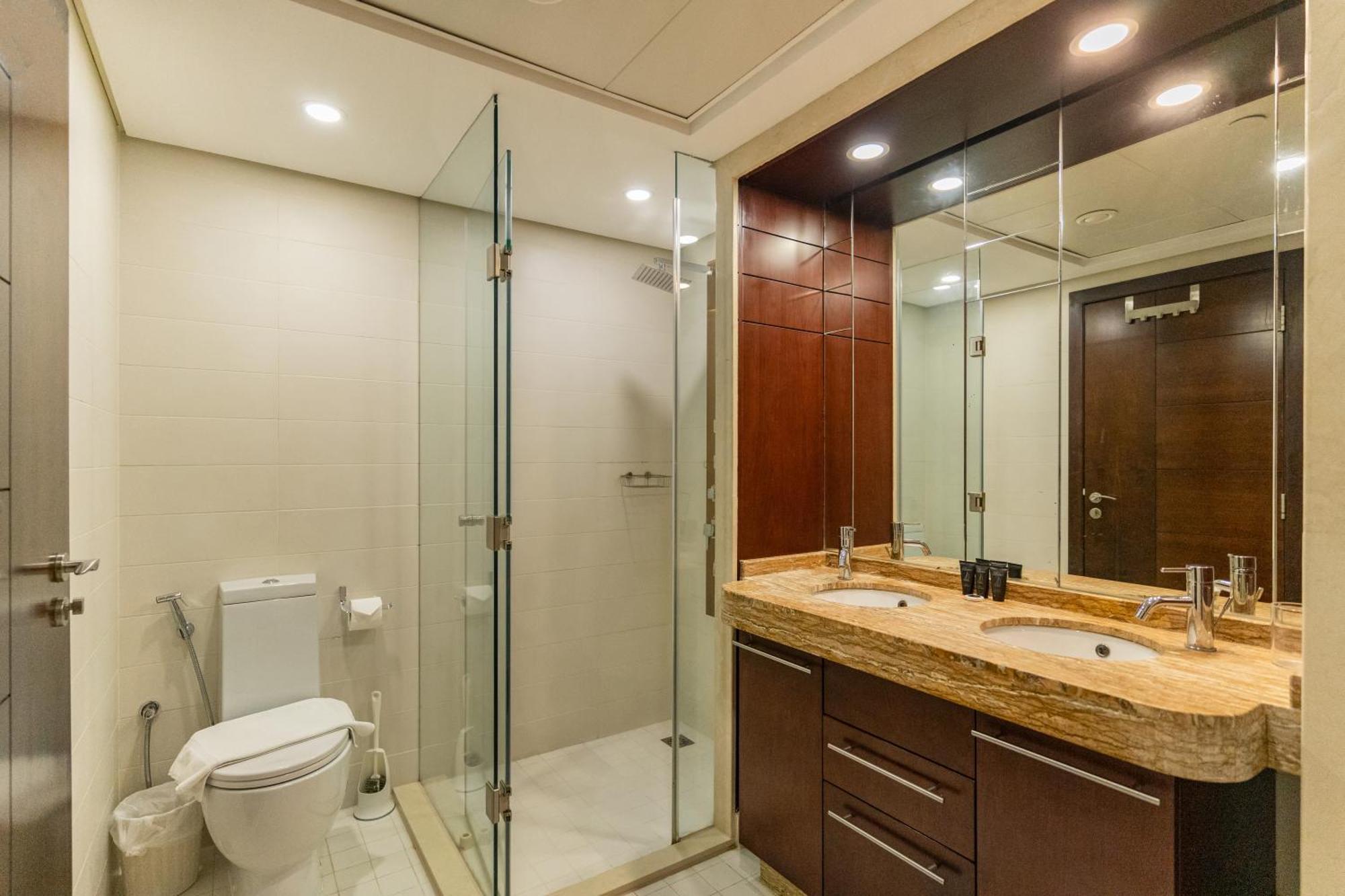 Chic 2Br Apartment, Prime Location Near Dubai Mall - Allsopp&Allsopp Zewnętrze zdjęcie