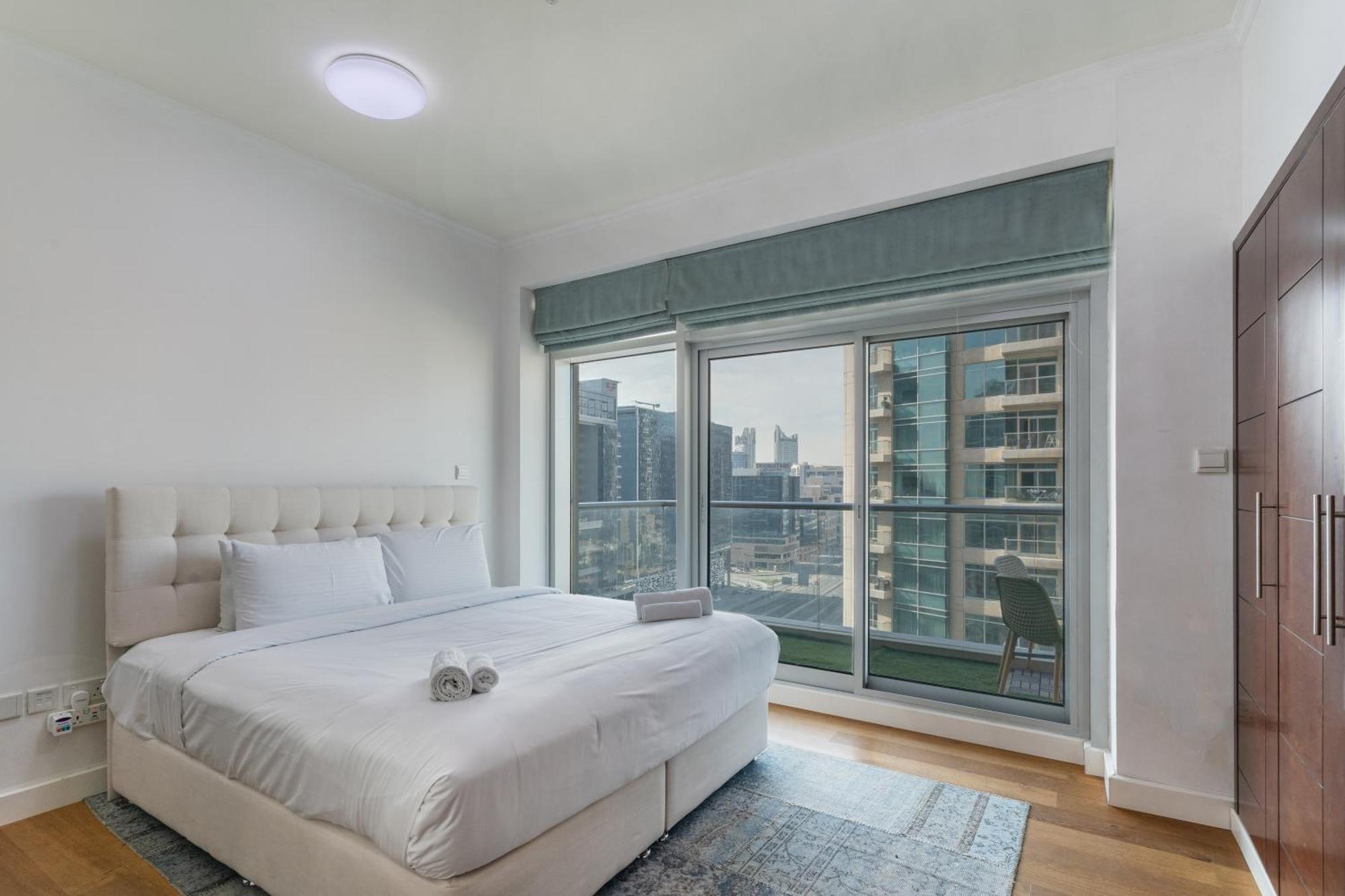 Chic 2Br Apartment, Prime Location Near Dubai Mall - Allsopp&Allsopp Zewnętrze zdjęcie