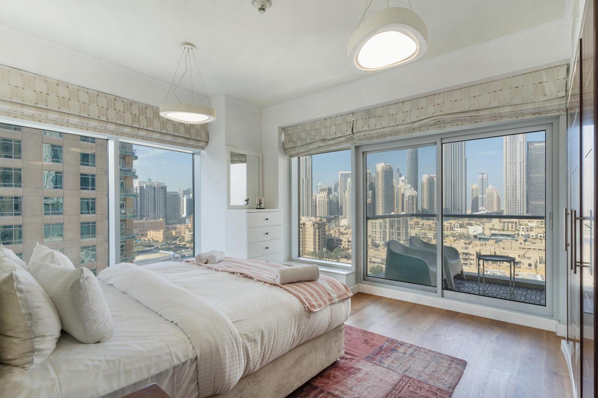 Chic 2Br Apartment, Prime Location Near Dubai Mall - Allsopp&Allsopp Zewnętrze zdjęcie